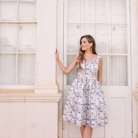 Gal Meets Glam Ava Floral Jacquard Dress size 4 - Picture 2 of 5